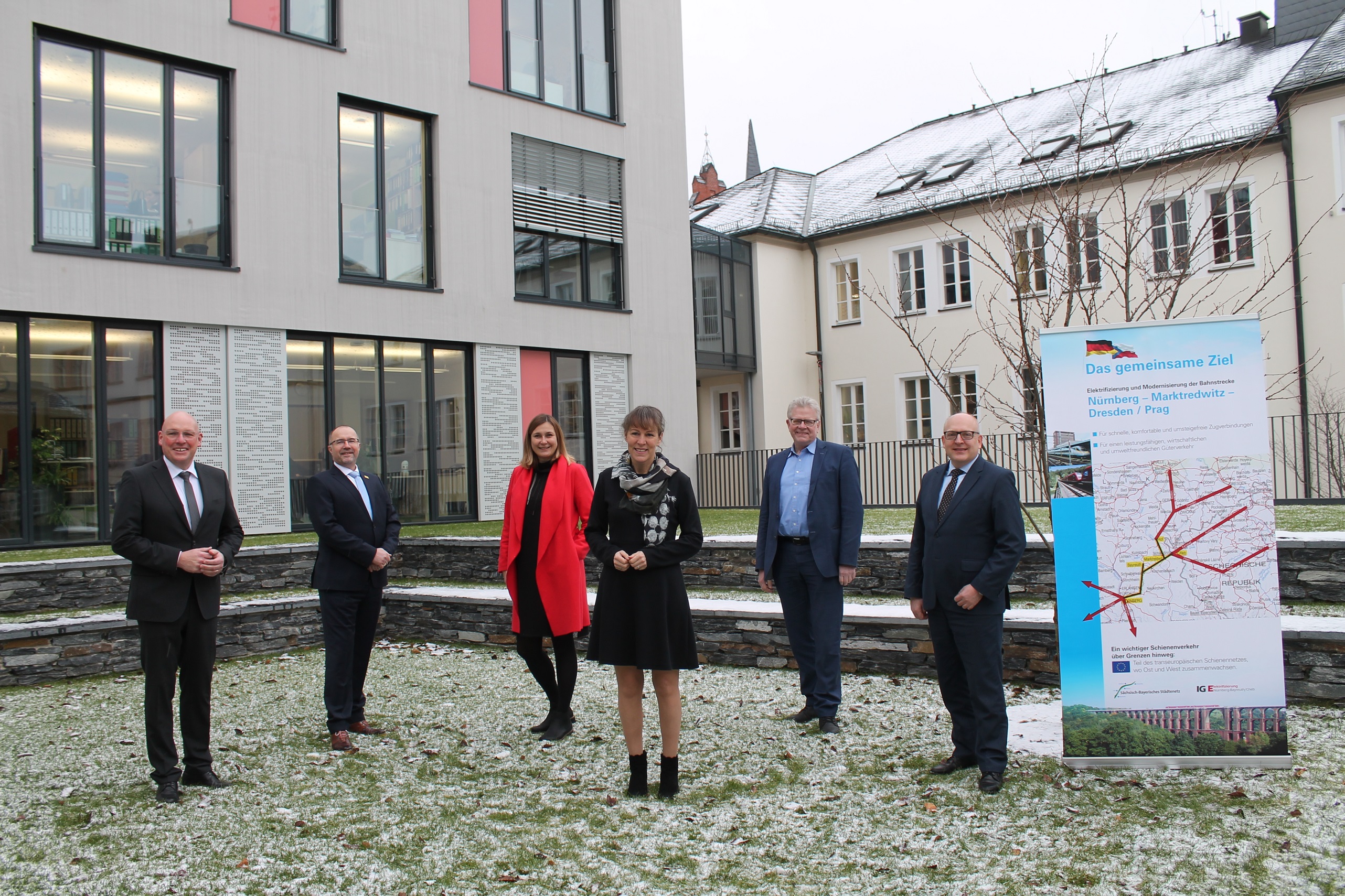 von links: Oliver Weigel, OB Marktredwitz; Steffen Zenner, OB Plauen; Constance Arndt, OB Zwickau; Eva Döhla, OB Hof; Thomas Ebersberger, OB Bayreuth; Sven Schulze, OB Chemnitz