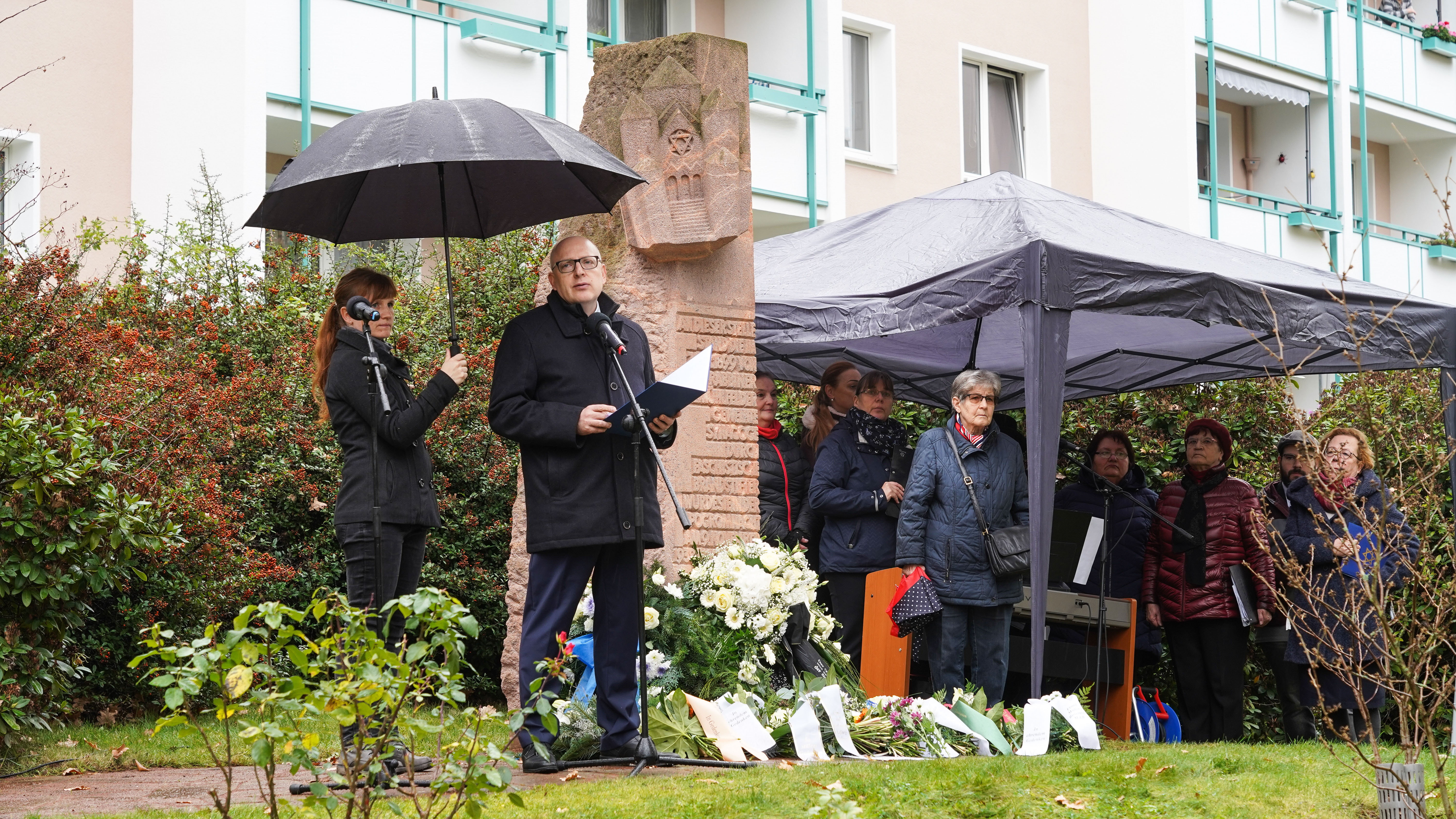 Kranzniederlegung anlässlich des Gedenkens an die Opfer der Reichspogromnacht am 9. November