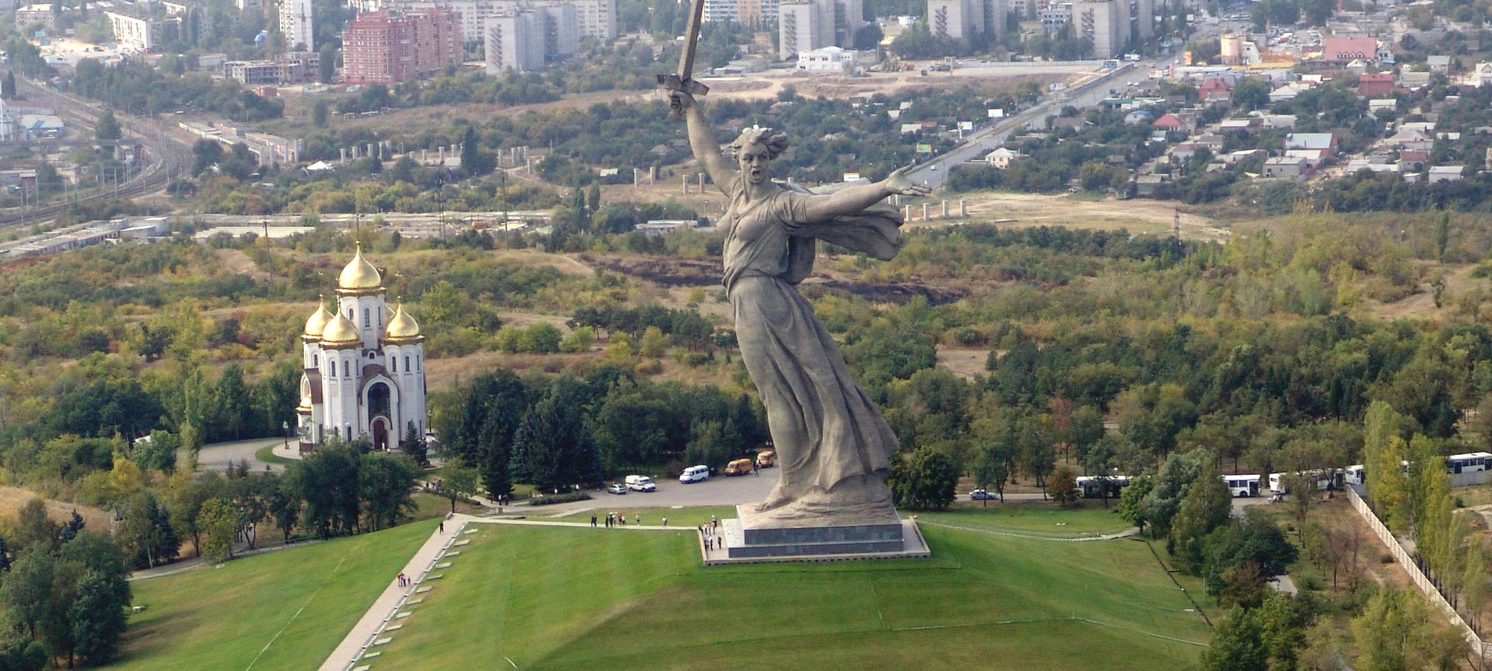 Wolgograd, die Monumentalstatue "Mutter Heimat ruft" über der Stadt